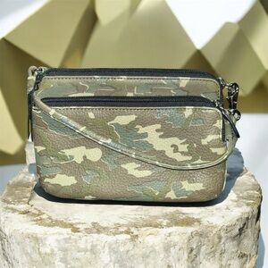 lll New York Camouflage RFID Wristlet NWT